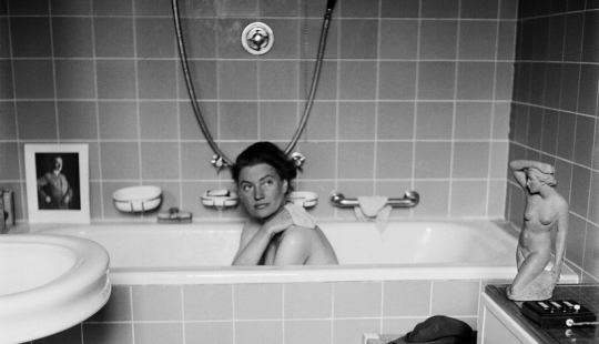 Photos of a woman who switched from modeling to photographing the horrors of war Photos of a woman who switched from modeling to photographing the horrors of war