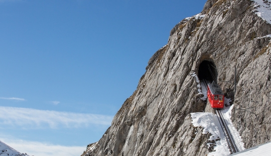 Pilatusban — el ferrocarril más empinado del mundo Pilatusban — el ferrocarril más empinado del mundo
