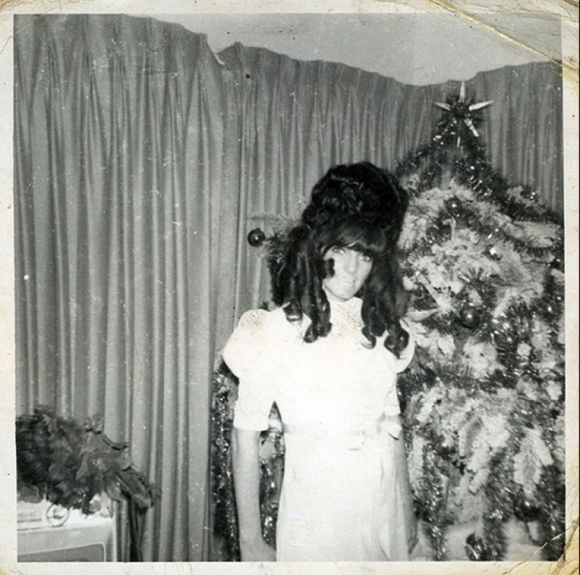 Playful photos under the Christmas tree from old albums