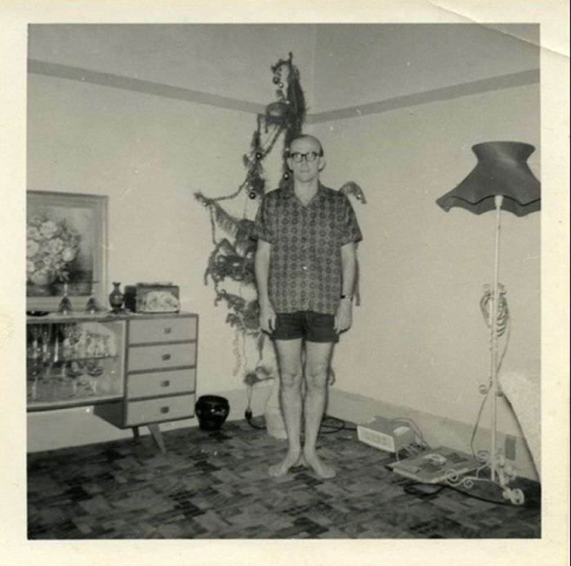 Playful photos under the Christmas tree from old albums