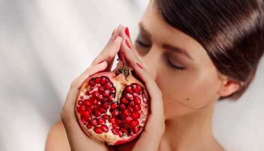 Pomegranate: From Ancient Symbol to 21st-Century Superfood Pomegranate: From Ancient Symbol to 21st-Century Superfood