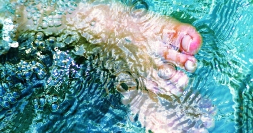 ¿Por qué en la playa en Canadá a encontrar zapatillas de deporte con cortó los pies ¿Por qué en la playa en Canadá a encontrar zapatillas de deporte con cortó los pies