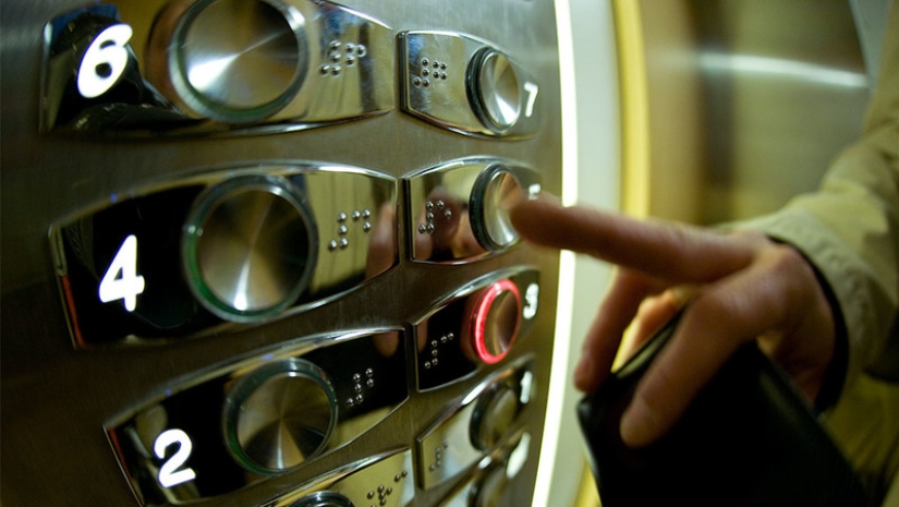 Por qué es mejor no subir al ascensor primero en Japón Por qué es mejor no subir al ascensor primero en Japón