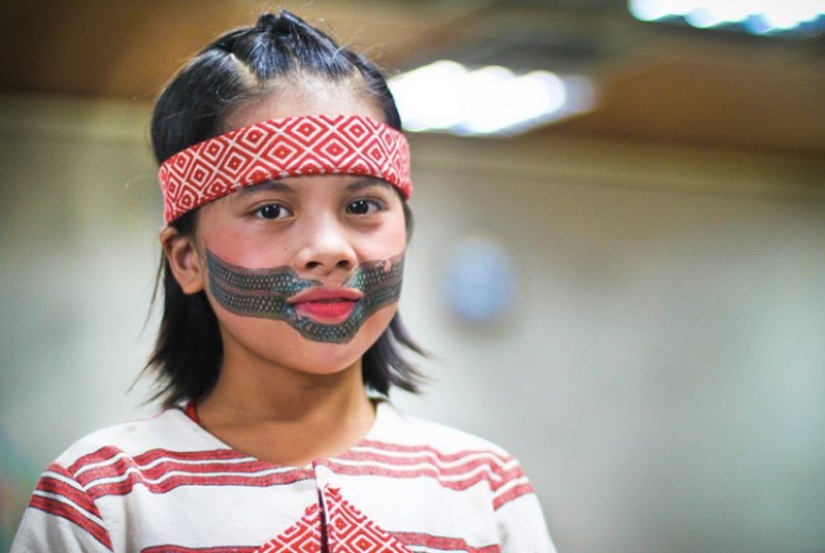 ¿Por qué las bellezas necesitan barba? La historia de los tatuajes maoríes ta-moko que se están convirtiendo en tendencia