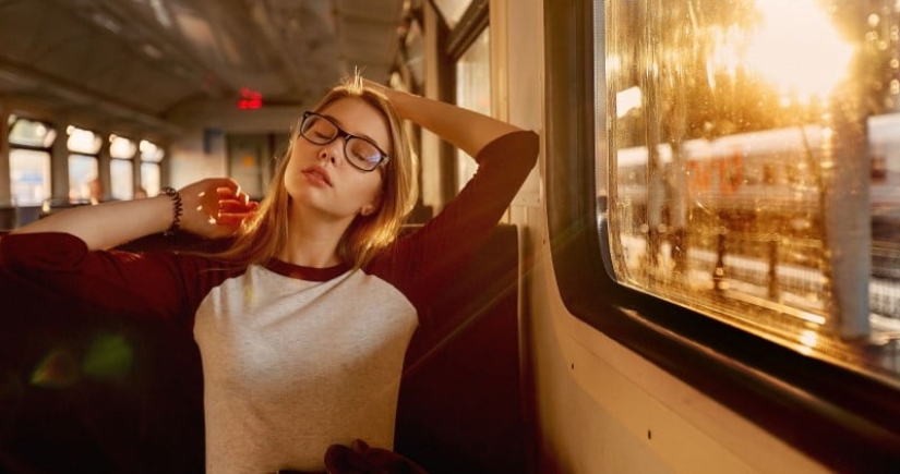 Por qué las ventanas del tren y los ojos de buey del avión están hechos con esquinas redondeadas Por qué las ventanas del tren y los ojos de buey del avión están hechos con esquinas redondeadas