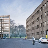 Por qué necesitas fachadas sin edificios, o la realidad ceremonial de Zachary Godrillo-Roy