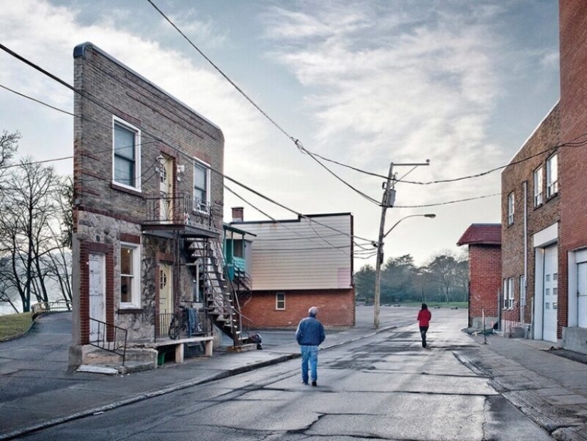 Por qué necesitas fachadas sin edificios, o la realidad ceremonial de Zachary Godrillo-Roy