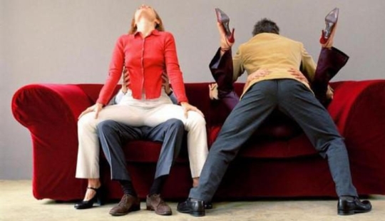 Pornografía vestida por el maestro de la fotografía escénica Edouard Levet Pornografía vestida por el maestro de la fotografía escénica Edouard Levet