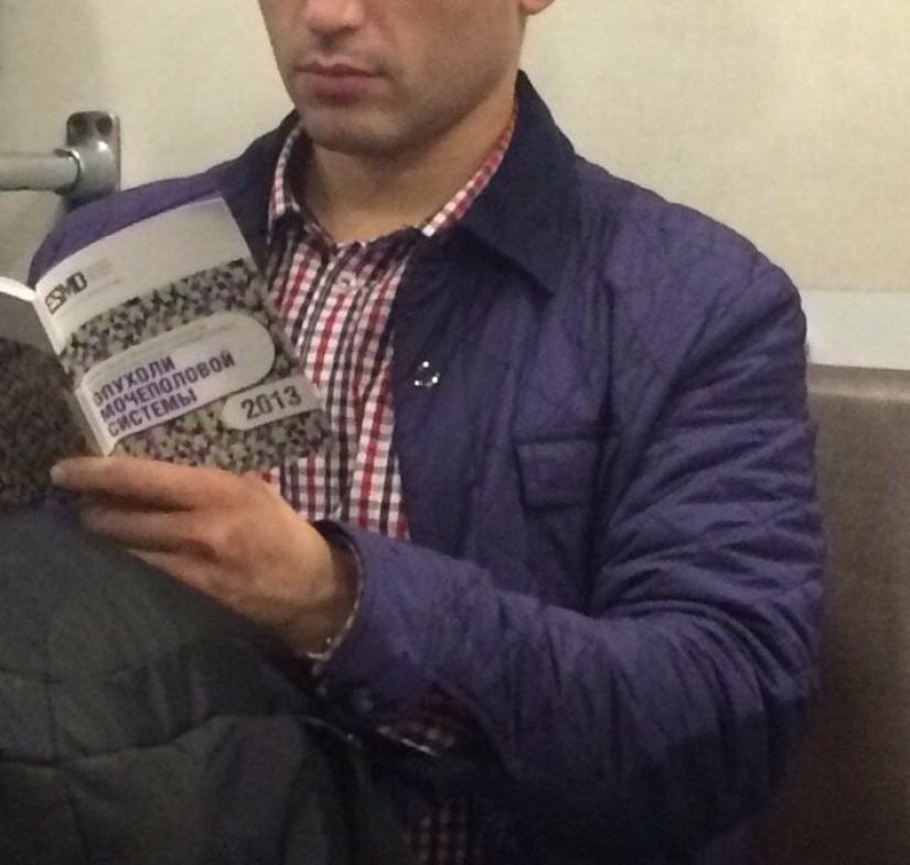 Portadas de libros extraños que se pueden encontrar en el transporte