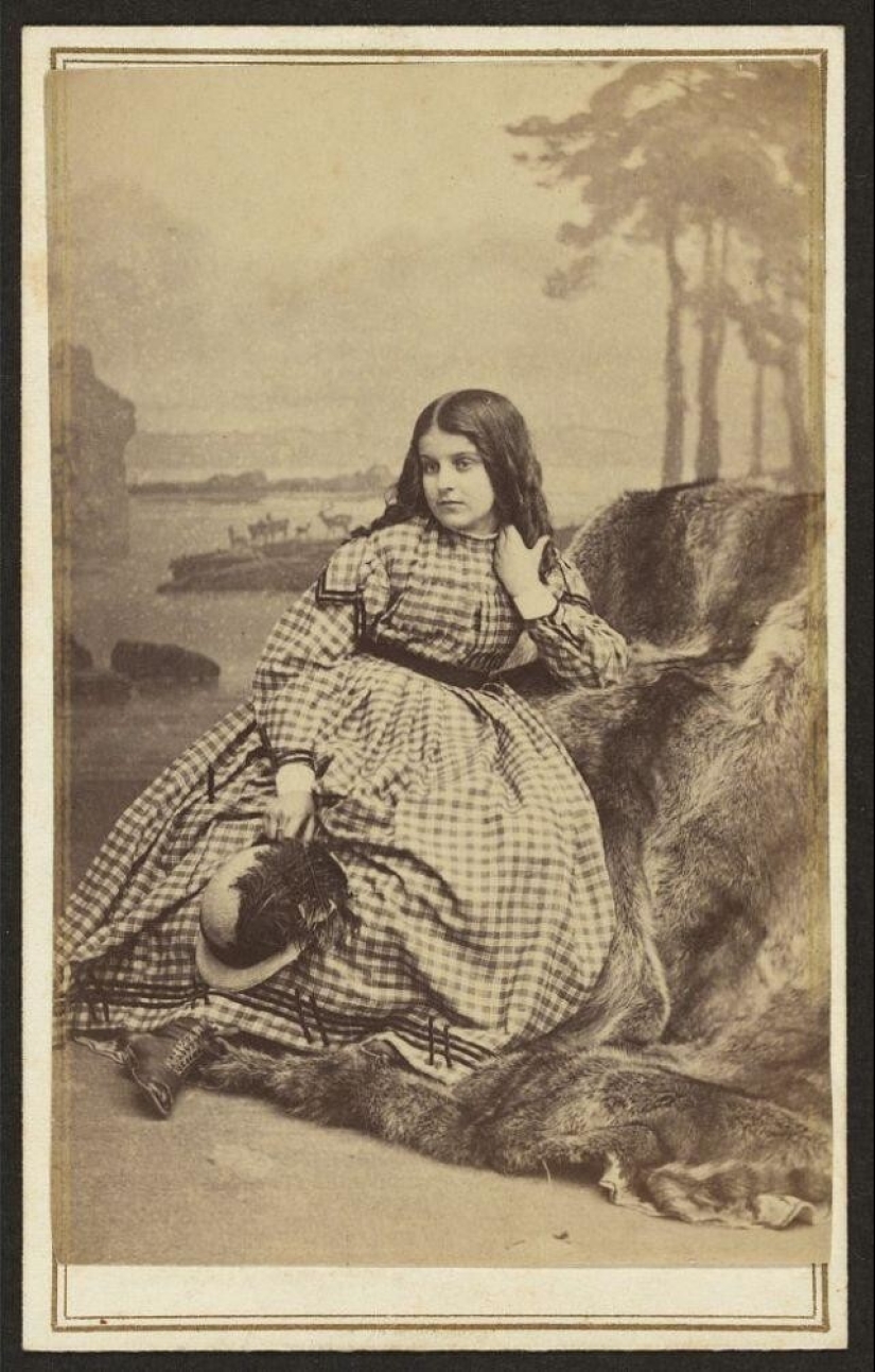 Portraits of Rebecca Huger, white girl slave of New Orleans 1860‑ies