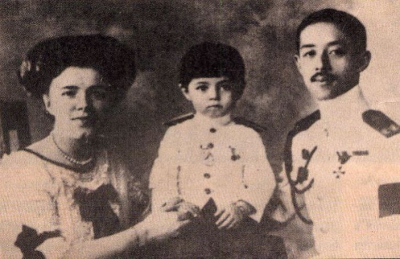 Princess Katya Desnitskaya of Thailand: The Russian girl for whom Prince Chakrabon gave up polygamy