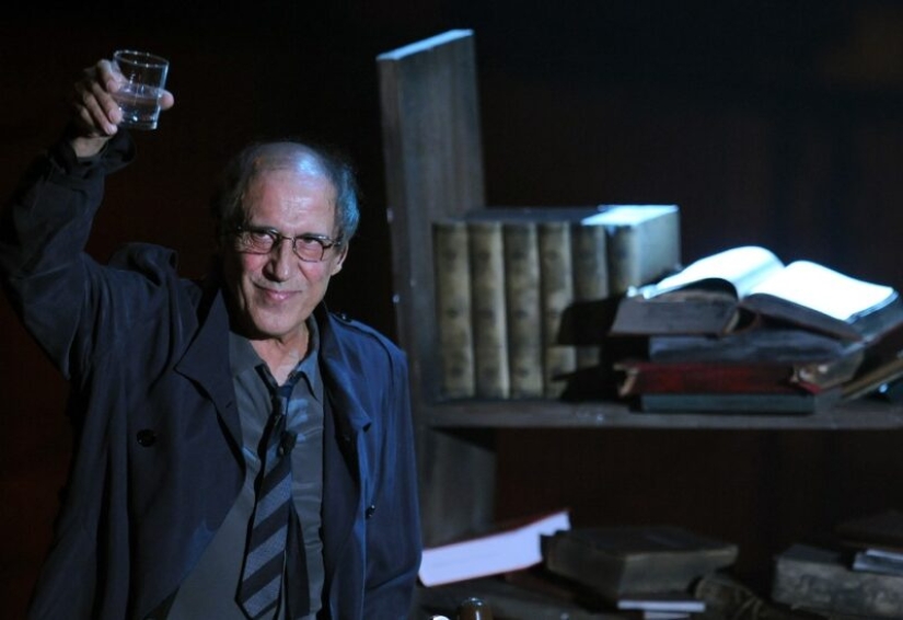 "Prisencolinensinainciusol": Cómo la canción sin sentido de Adriano Celentano se convirtió en un éxito inmortal "Prisencolinensinainciusol": Cómo la canción sin sentido de Adriano Celentano se convirtió en un éxito inmortal