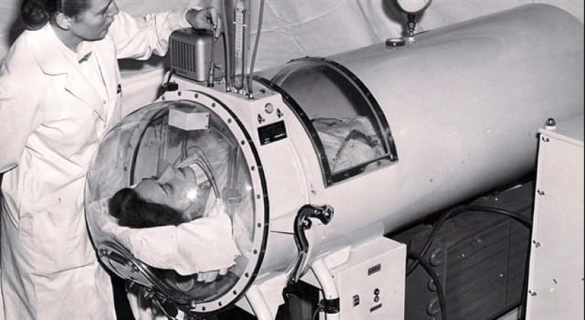 Prisoners of the "Iron lung": how to rescue victims of polio, have forgotten how to breathe Prisoners of the "Iron lung": how to rescue victims of polio, have forgotten how to breathe