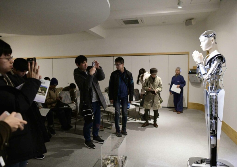 Progress has come so far: a robot preacher works in a Japanese temple