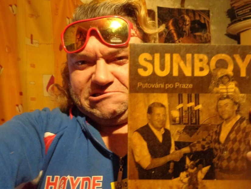 Prophet Sunboy: la historia de la difícil vida de un "niño soleado" Prophet Sunboy: la historia de la difícil vida de un "niño soleado"