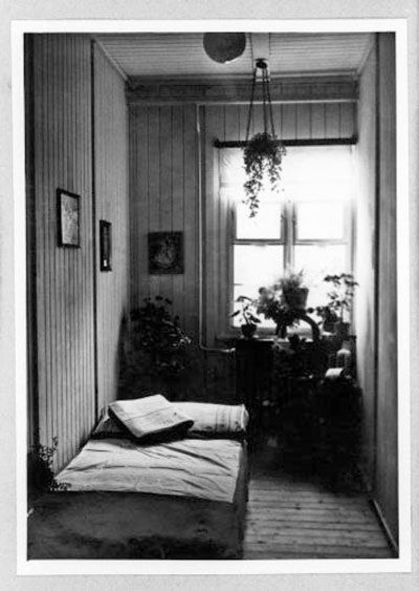 Prostitution in The Third Reich — rare archival footage Prostitution in The Third Reich — rare archival footage