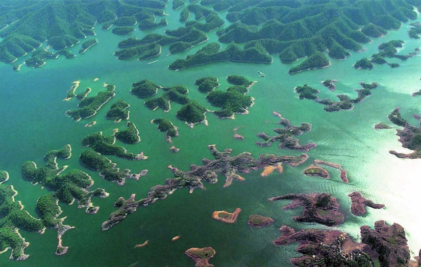 Qiandaohu - Lake of a Thousand Islands