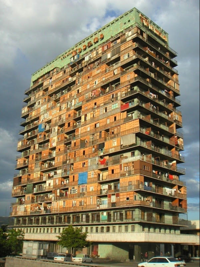 Radisson Blu Iveria - a luxury hotel that was a refugee camp