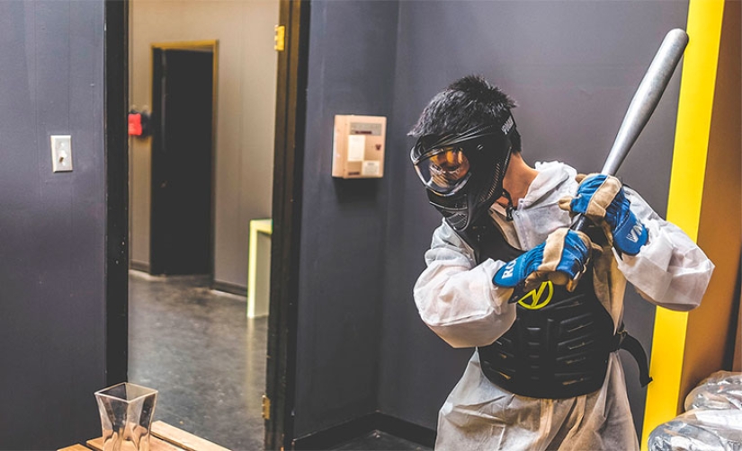 Rage rooms are a popular way to deal with stress, taking away bread from psychologists Rage rooms are a popular way to deal with stress, taking away bread from psychologists