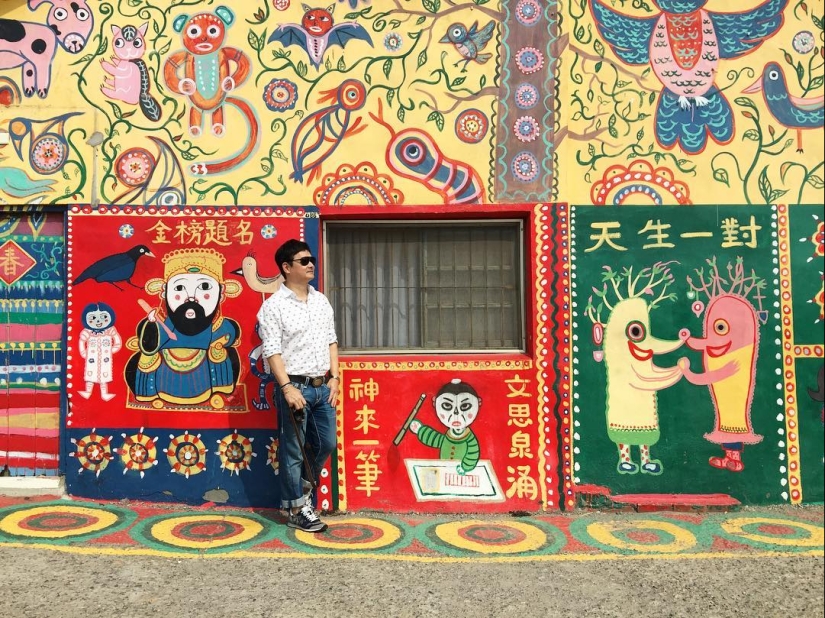 "Rainbow Village" de Huang Yun-Fu: cómo hacer un objeto turístico de un pueblo moribundo