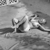 Rare photos of Marilyn Monroe in training in 1953