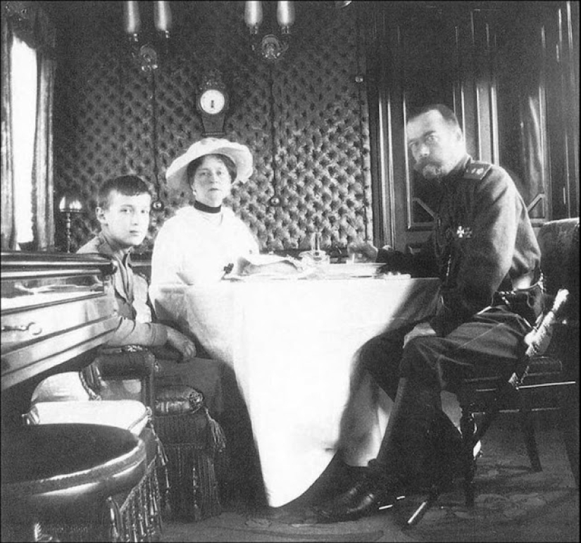 Rare photos of the imperial train in which Nicholas II lived and traveled