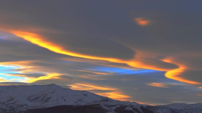 Rare types of winter clouds: what do "pearl" and "mother-of-pearl" clouds look like?