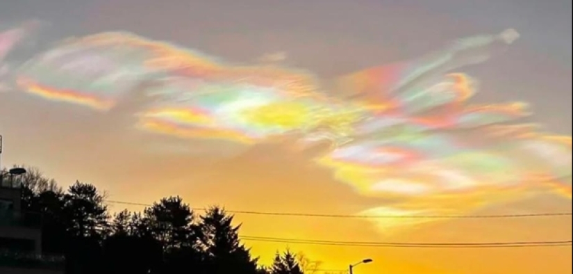Rare types of winter clouds: what do "pearl" and "mother-of-pearl" clouds look like?