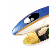 Raíz de loto, snack de bardana y tortilla con jeroglíficos: lo que sirven en la estación de tren de Tokio