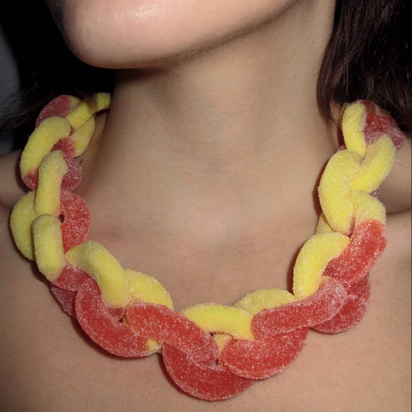 Realidad distorsionada - surrealismo en las obras de Gab Bois Realidad distorsionada - surrealismo en las obras de Gab Bois