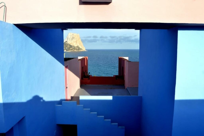 Residential Complex "Red Wall" - Crazy House from "The Squid Game" Residential Complex "Red Wall" - Crazy House from "The Squid Game"