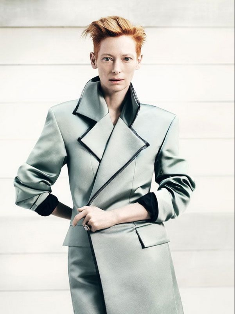 Retratos de famosos realizados por la estrella del rock Bryan Adams Retratos de famosos realizados por la estrella del rock Bryan Adams