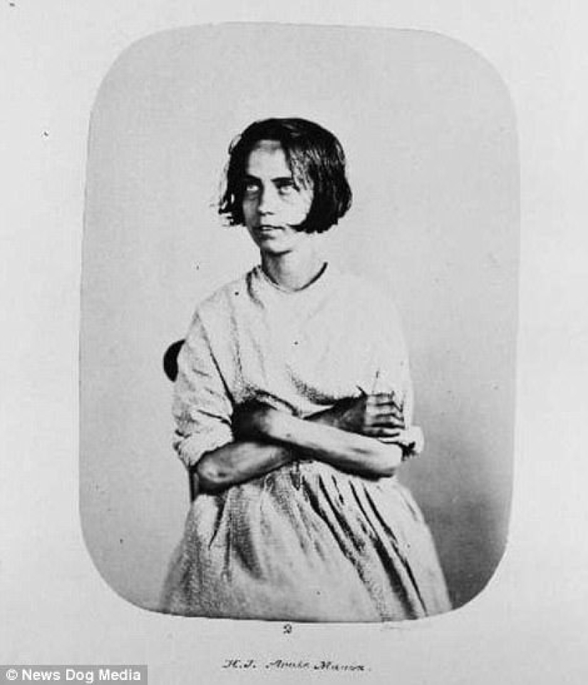 Retratos de “niñas con problemas” - habitantes de Bedlam Retratos de “niñas con problemas” - habitantes de Bedlam