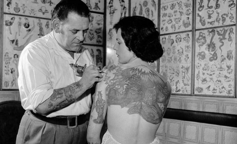 Retratos vintage de mujeres tatuadas