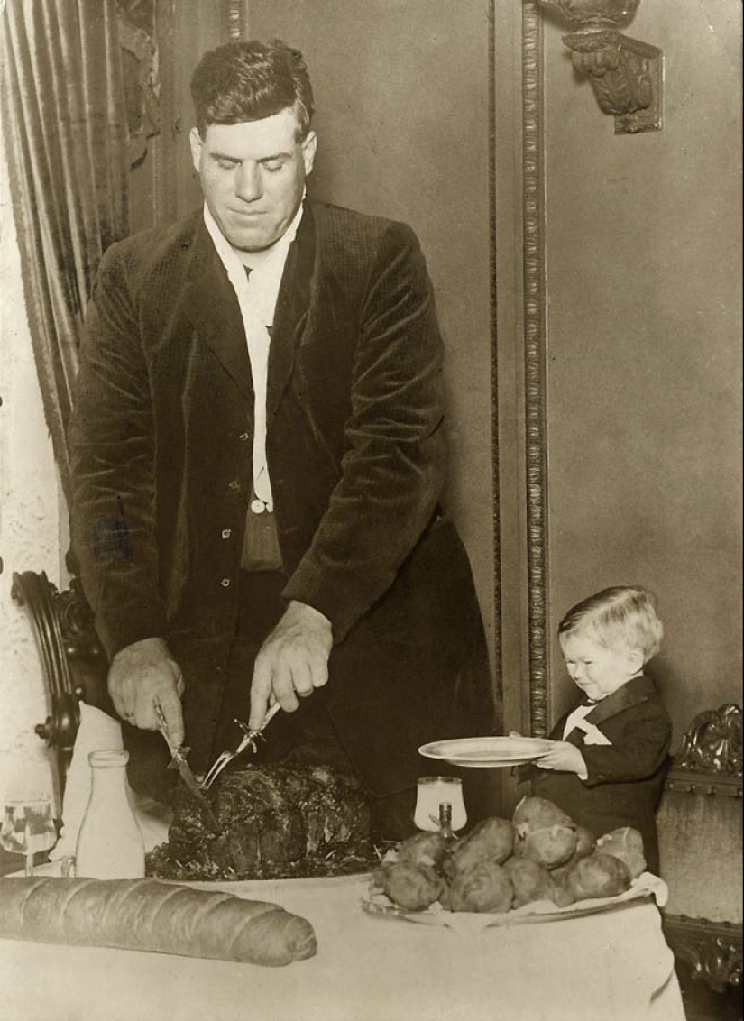 Retro photo: From the life of Lilliputians