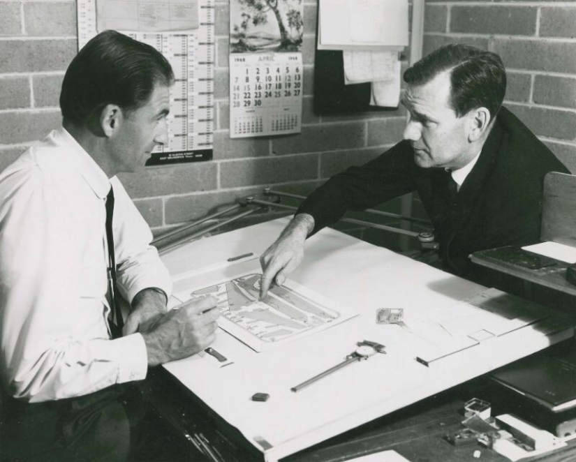 Retro photos of interiors and appliances in offices of the 70s and 80s Retro photos of interiors and appliances in offices of the 70s and 80s