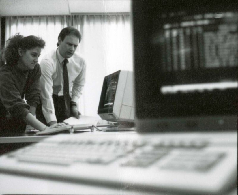 Retro photos of interiors and appliances in offices of the 70s and 80s Retro photos of interiors and appliances in offices of the 70s and 80s