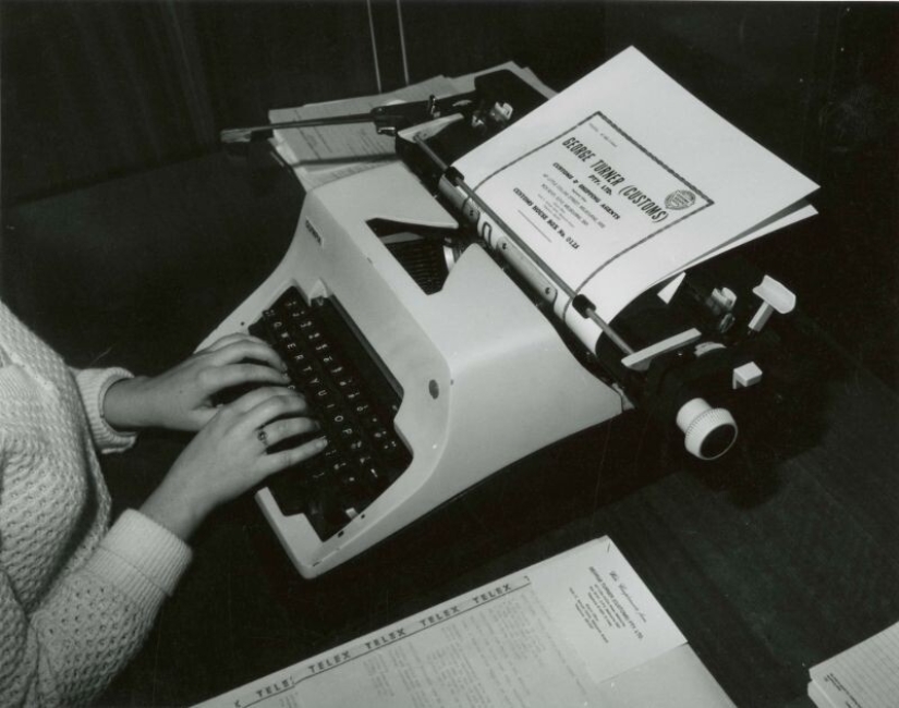 Retro photos of interiors and appliances in offices of the 70s and 80s Retro photos of interiors and appliances in offices of the 70s and 80s