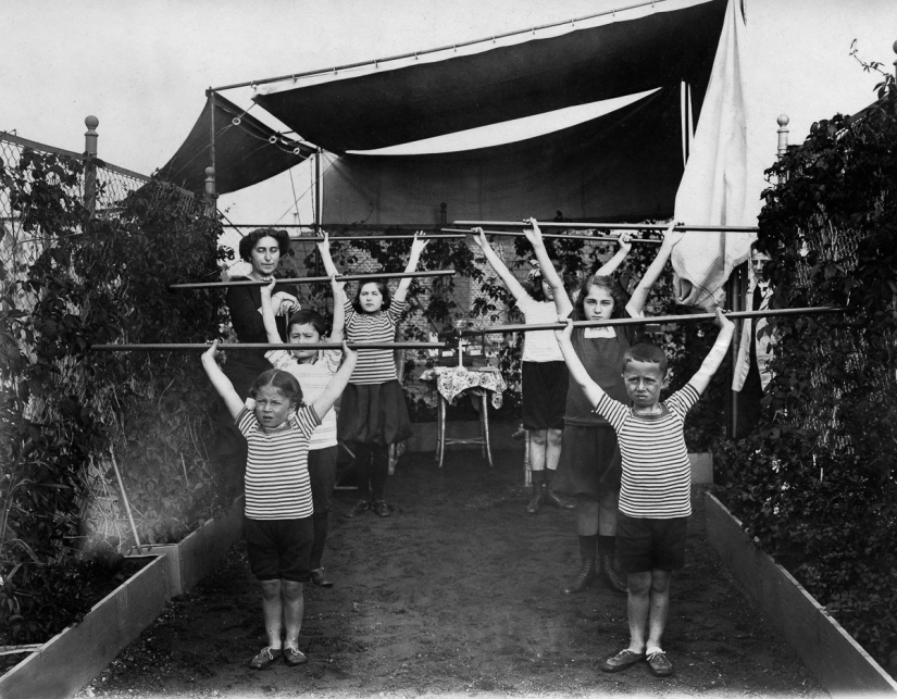 "Retrophizra»: how physical education classes were held in 1895-1937