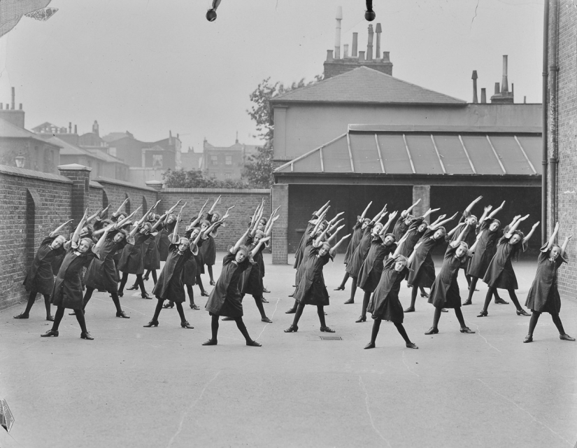 "Retrophizra»: how physical education classes were held in 1895-1937