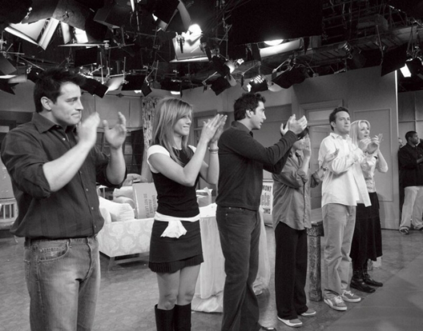 Risas entre bastidores: cómo surgió la molesta pista para los espectadores estúpidos Risas entre bastidores: cómo surgió la molesta pista para los espectadores estúpidos