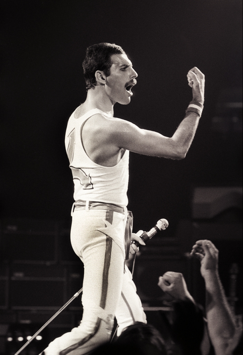 Rock in Faces: How Mark Weiss Created a Visual Chronicle of 80s Music