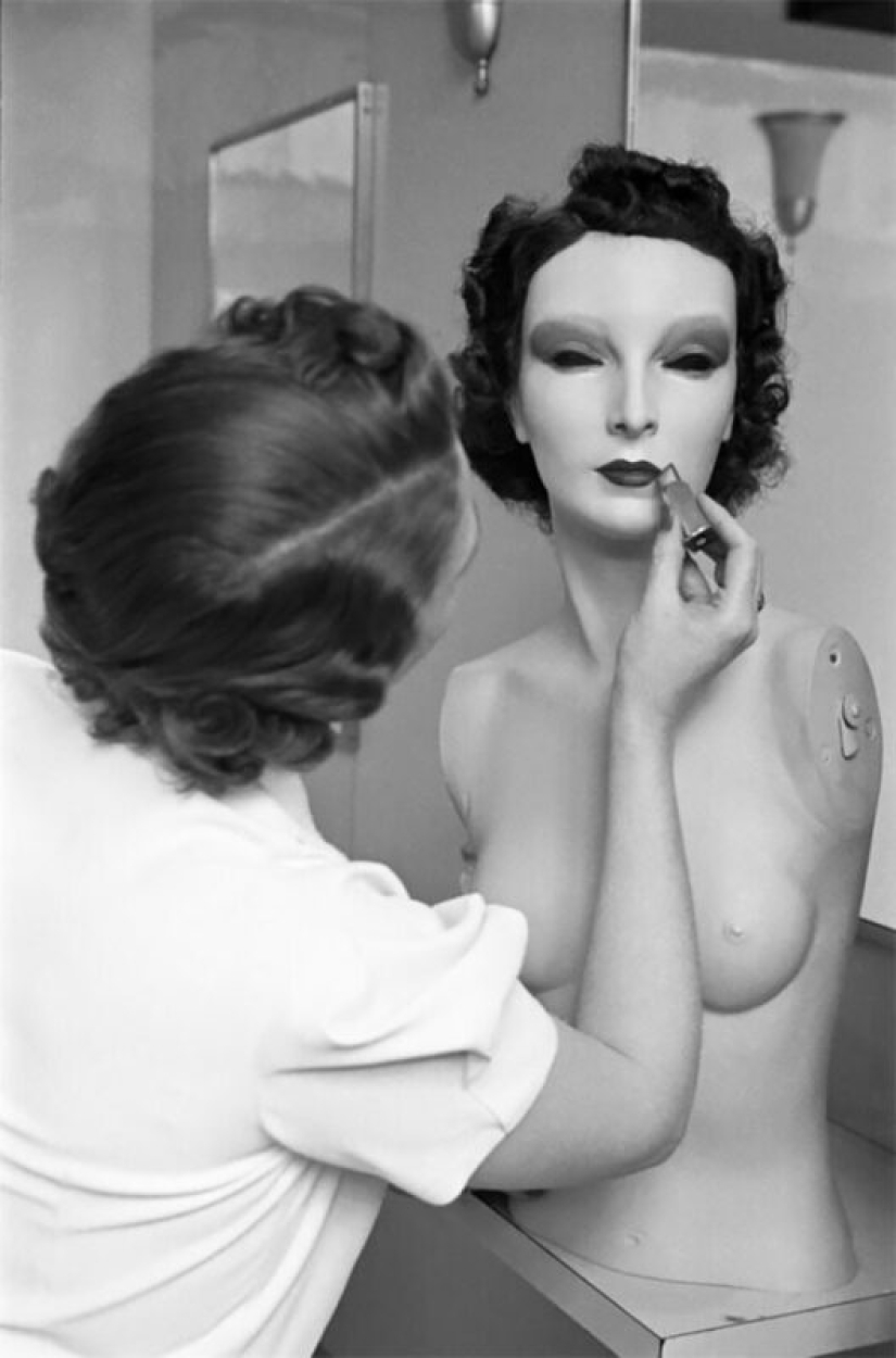 Rostro perdido o la evolución de los maniquíes desde el realismo al primitivismo