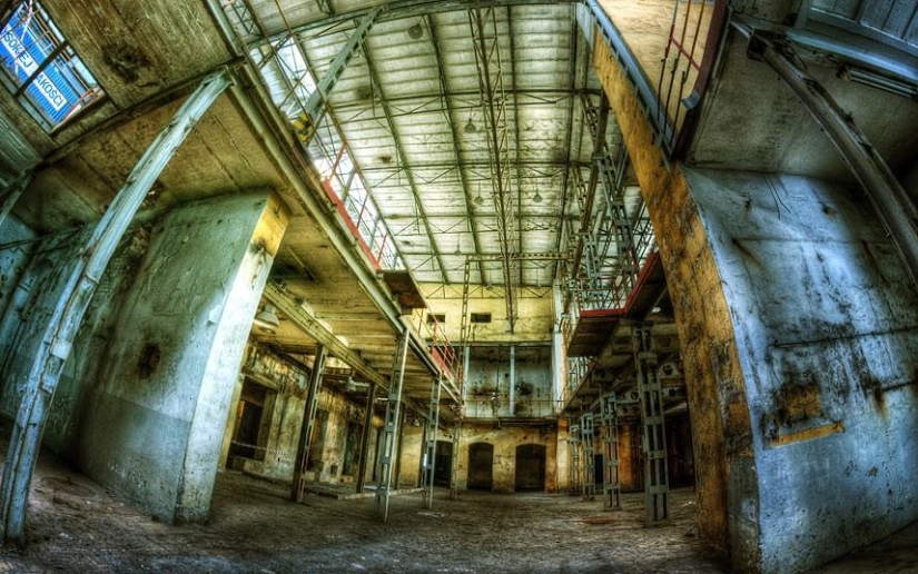 Ruinas europeas a través de los ojos de un profesor polaco Ruinas europeas a través de los ojos de un profesor polaco