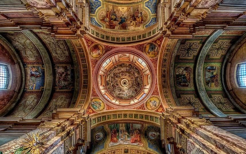 Ruinas europeas a través de los ojos de un profesor polaco Ruinas europeas a través de los ojos de un profesor polaco