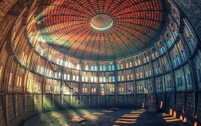 Ruinas europeas a través de los ojos de un profesor polaco Ruinas europeas a través de los ojos de un profesor polaco