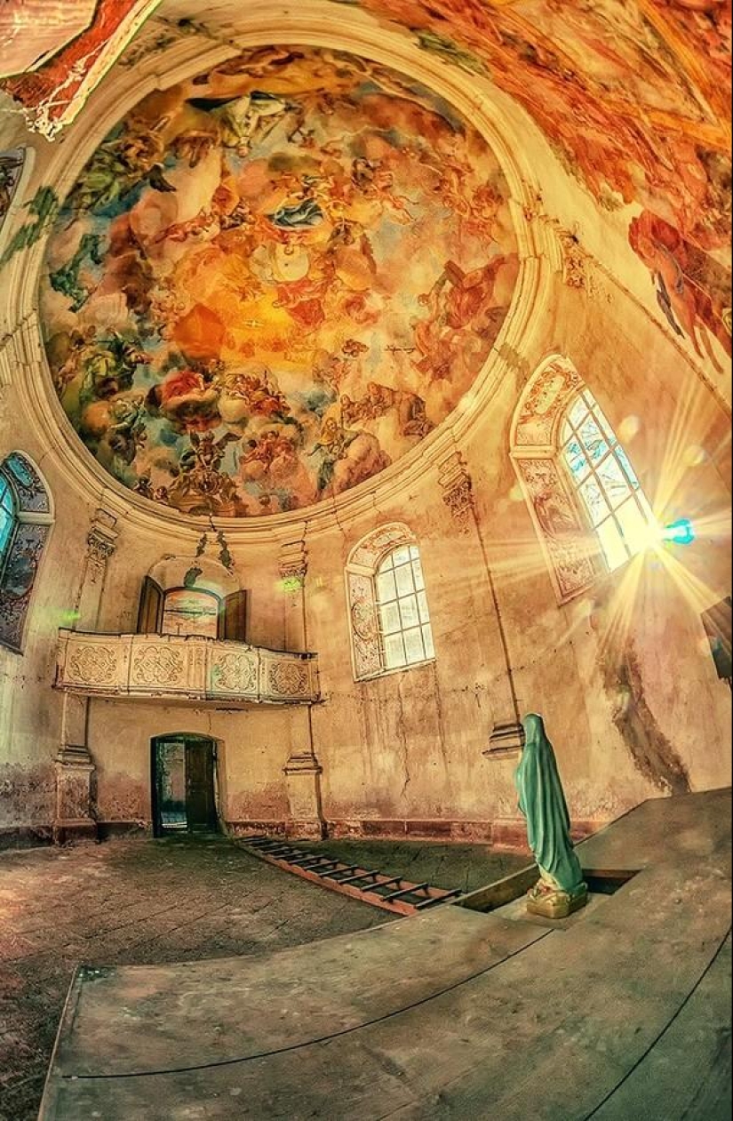 Ruinas europeas a través de los ojos de un profesor polaco Ruinas europeas a través de los ojos de un profesor polaco