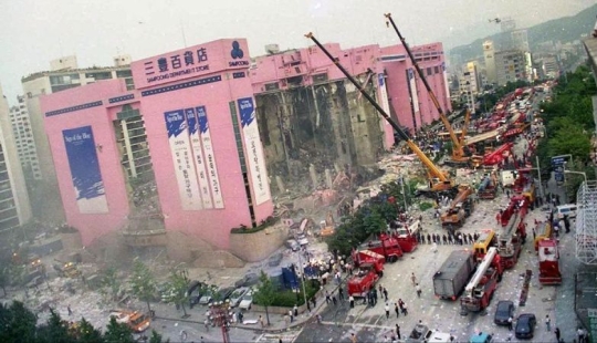 Sampun Mall Collapse