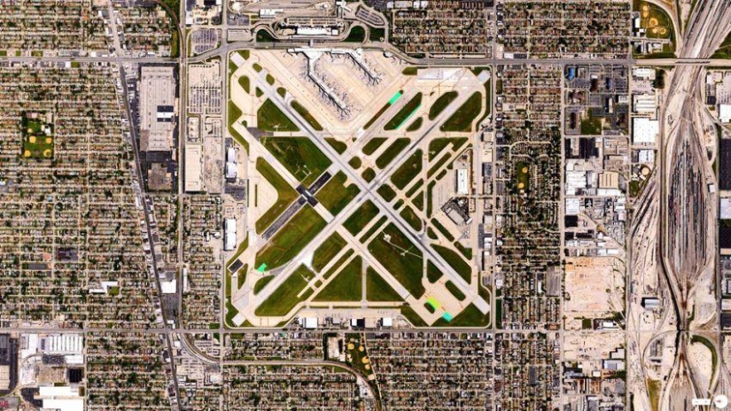 Satellite images of the Earth Satellite images of the Earth