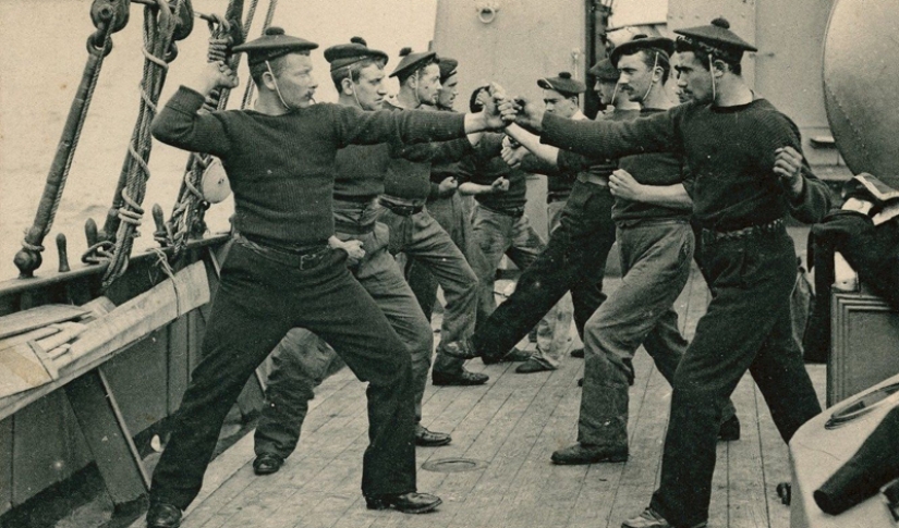 Savate Boxing kicked out of the tavern Savate Boxing kicked out of the tavern